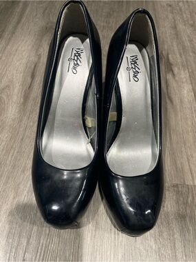 Mossimo Supply Co. Black Patent Round-Toe Pumps